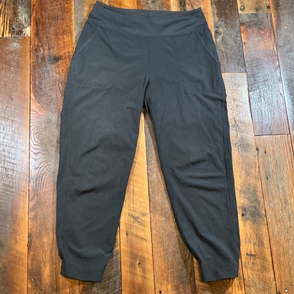 Patagonia Pants - Patagonia Black Cropped Jogger Pants Women’s Medium Lightweight Activewear